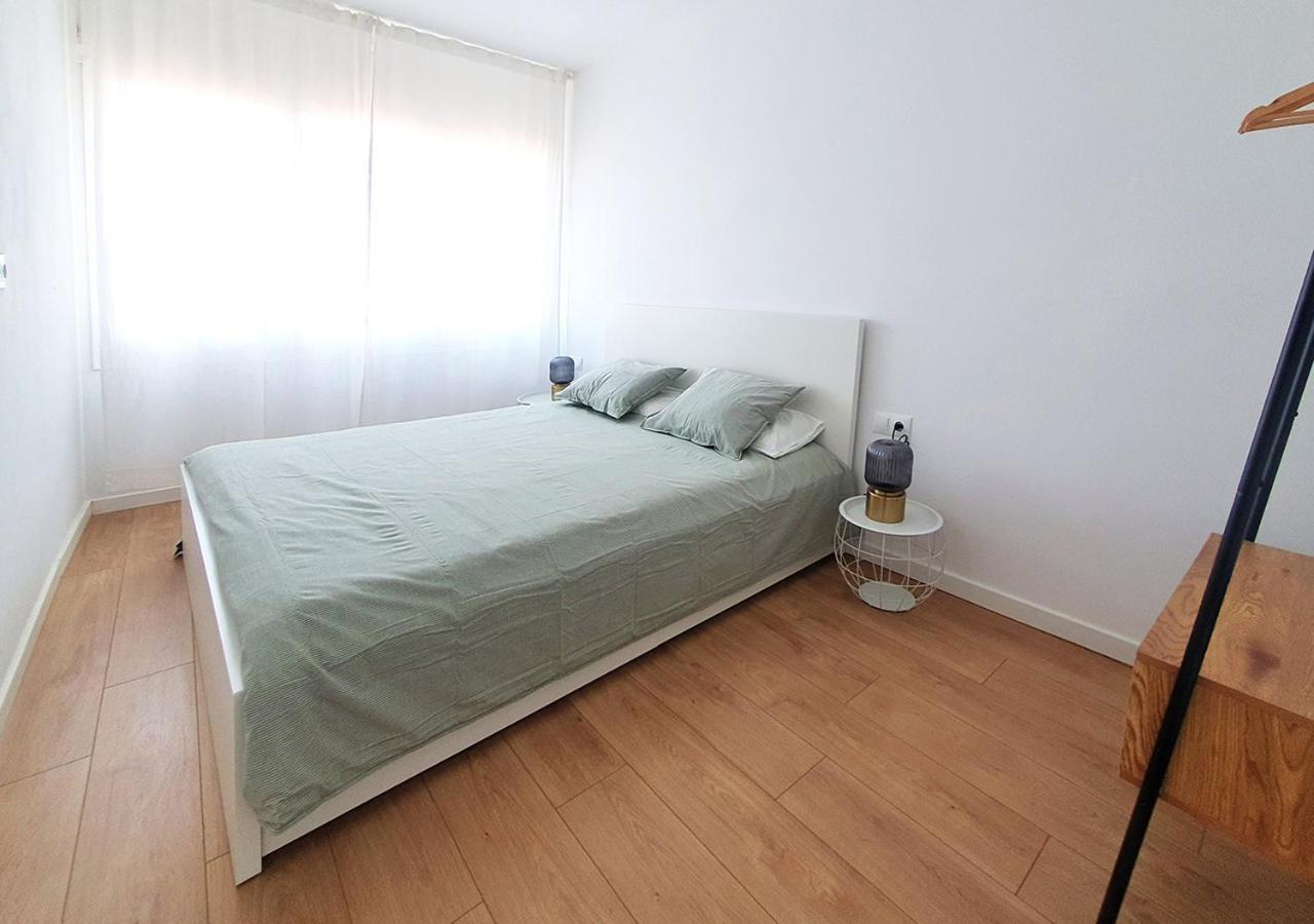 Acojedor Piso Cerca Del Metro Appartement Cornellà de Llobregat Buitenkant foto